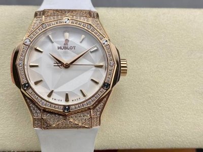 The latest luxury bracelet, look for the details, exclusive high-quality Gucci b