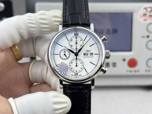 Zf, the Portofino Chronograph watch measures 42mm x 13.5mm. Perfectly synchroniz