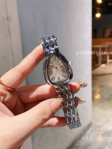 Bvlgari's 2025 new Prismatic Art Serpentin Spig Series watch 103 features a uniq