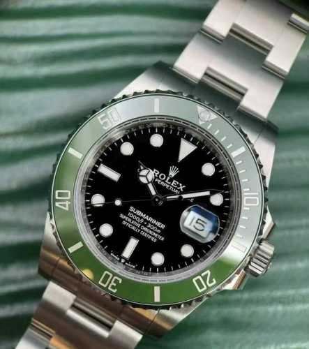 Hello friends, Rolex Submariner "Hulk" Ddd. It used to be a very popular Rolex s