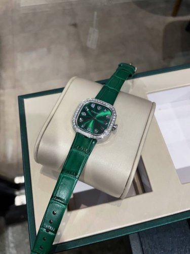How Can You Miss New Equipment? ~~ Order Now And Get A Pair Of Watch Straps And