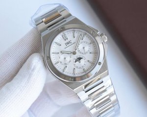IWC's new Ingenieur series pays homage to Gerald Zun's classic design! The 1 mov IWC's new Ingenieur series pays homage to Gerald Zun's classic design! The 1 mov