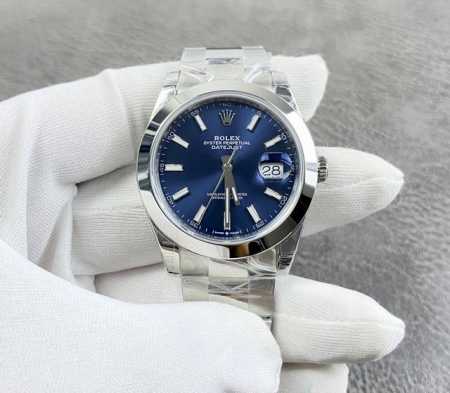 Rolex Datejust series, Oyster bracelet, classic angled bezel, blue dial! Powered - Click Image to Close