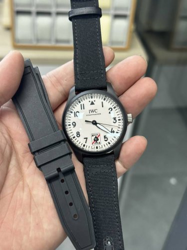 New Watches Iwc launches the Lot'S Watch Automatic 41 Black Aces special edition