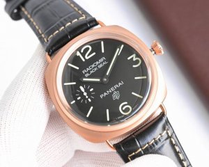 Exclusive Premiere of the New V8 Version: Panerai's newly launched Super-Luminov