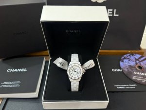 Chanel J12 33Mm Diameter Original Swiss Quartz Movement Imported Ceramic Craftsm