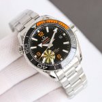 tape, steel tape Tvs Omega Ocean Universe 600m diving watch is equipped with th