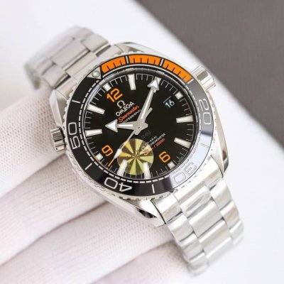 tape, steel tape Tvs Omega Ocean Universe 600m diving watch is equipped with th