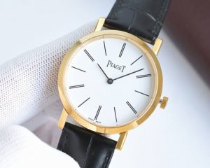 A classic platinum watch ~ Ultra-thin men's watch from the Piaget Altiplano ser