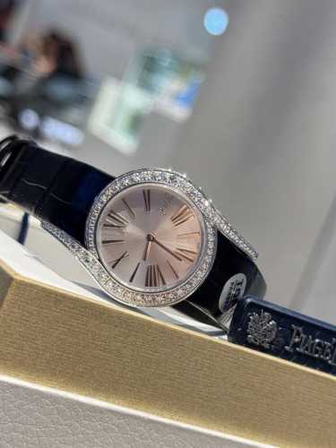 Bamboo-style alligator leather gold and white watch, same price as the Top's str