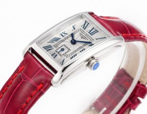 Longines Dolce Vita 20.80X 32 mm Quartz Ladies' Watch - Precise timekeeping and