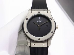 Gold and Black+20 The Hublot Classic Fusion Series 316 stainless steel case is f