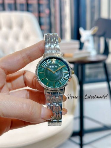 New Versace Greca Chic Series, Featuring A Greek Key Pattern Adorned With A Top