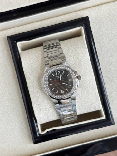 The most beautiful Nautilus. Ultra-thin quartz ladies' watch! Absolute goddess