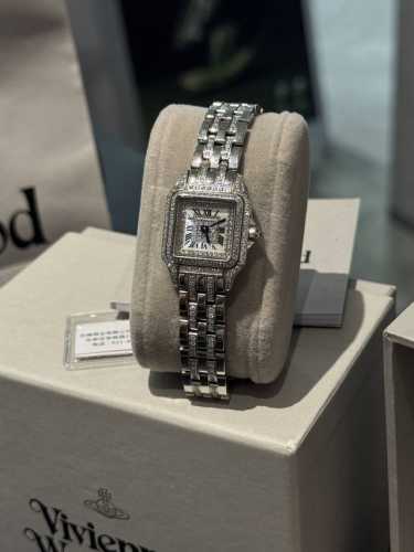 Diamond bezel, white and gold caseCartier Japan Antique Jewelry ExhibitionCusto