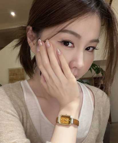 A stunning watch that makes your skin look incredibly fair and gives off a perfe