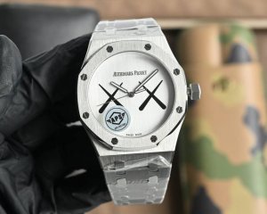 Aps produced. Kaws co-branded upgraded V2 version mechanical men's watch equippe