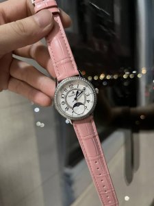 My girlish heart is fluttering! Jaeger-LeCoultre Rendez-Vous women's watch, gold