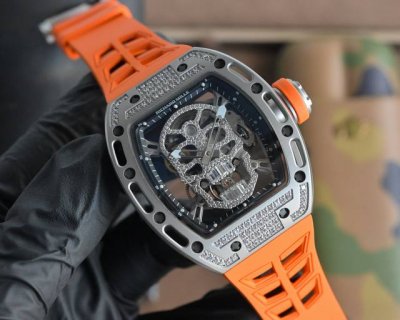 The latest upgraded version of the Richard Mille RM052 series skull watch featur