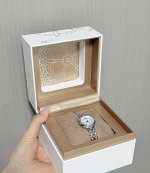 Hi everyone, I'm Chacha DDD. I was instantly captivated by this little beauty w