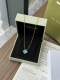 Van Cleef & Arpels New V Gold Material Gold! Van Cleef & Arpels Is A Top French