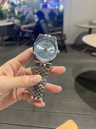 Gold +20 Hot Selling Rolex New Land Rover Model 40mm, Beveled Edges, Steel Strap - Click Image to Close