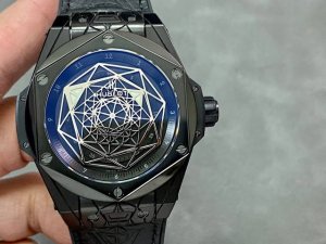 Wwf Hublot Big Bang Tattoo Diamond Watch! Case: 45mm in size, set with 248 simul