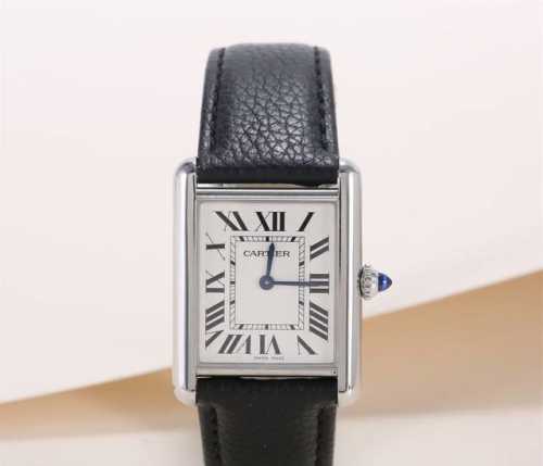 A niche, high-end quartz watch, truly stunning! Cartier Tank Wsta0041 Must size