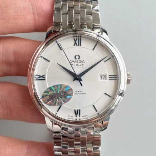 A classic masterpiece, the ultimate in the Omega De Ville collection. With an el
