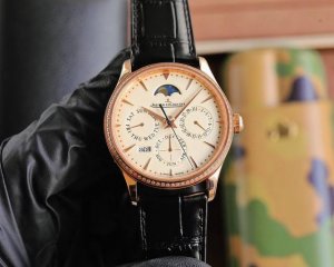 Another historic moment in the replica world, the "perpetual calendar", one of