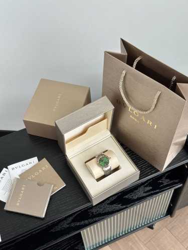 Gg white rose gold Bv Bulgari ladies quartz watch, this watch uses the logo as a