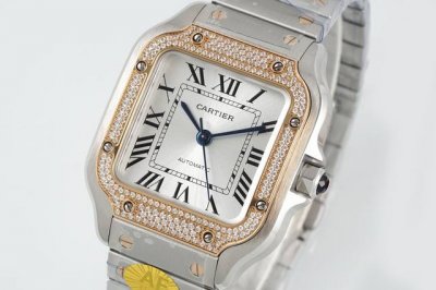 Af Cartier Santos watch embodies a sophisticated charm. Measuring 41.9mm x 35.1m