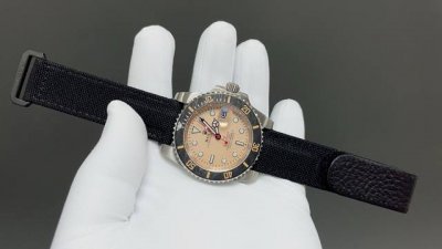White case black case 900 New product debut Rolex Diw Submariner Parakeet New cu