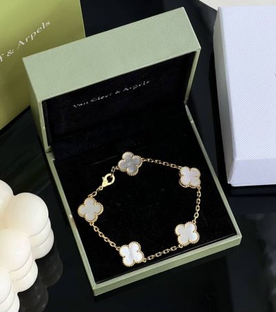 Van Cleef & Arpels' "5-Flower White Mother-Of-Pearl Bracelet" Is Very Elegant. T