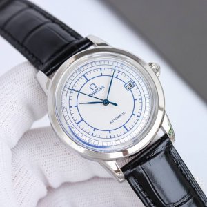 Classic watch collection makes a stunning debut. Perfectly recreating unique tex