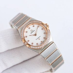 Sj, white and gold case, 1110 diamonds, 50 S+, a sincere tribute to the classic