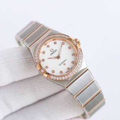 Sj, white and gold case, 1110 diamonds, 50 S+, a sincere tribute to the classic