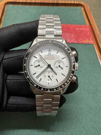 bbt Brand New Omega Speedmaster 310.30.4 .01 2 Professional Moon Watch. The C - Click Image to Close