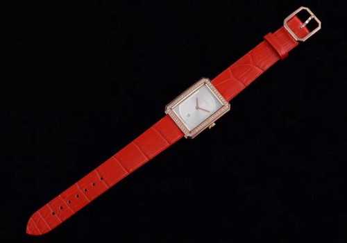 American Leather Boy Friend series watch design is inspired by the renowned Pre