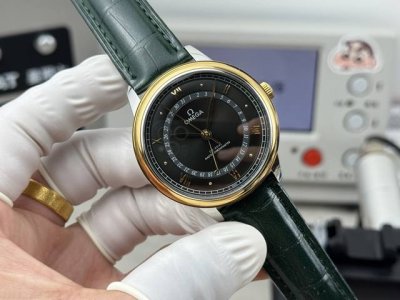 Platinum Omega De Ville 434.23.42.22.02 1. Its elegant design is beloved by watc