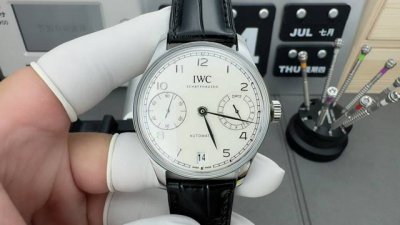 New IWC Portuguese 7-Day Power Reserve 1. Case: The new Portuguese 7-Day Power R