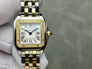 Cartier Panther series watch pictured is 22mm case small size 22*30mm, medium si