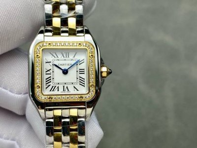 Cartier Panther series watch pictured is 22mm case small size 22*30mm, medium si