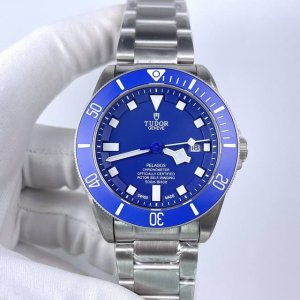 The "Super A Version" of the Lagos model is exquisitely detailed and perfectly p