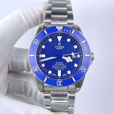 The "Super A Version" of the Lagos model is exquisitely detailed and perfectly p