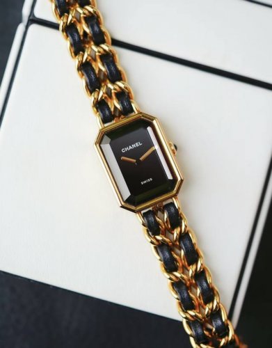 Chanel Premiere Series Model H6951 Quartz Movement 26.1 x 20mm Case Diameter St