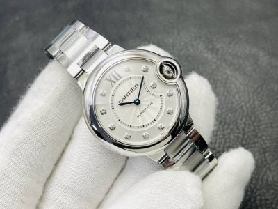 V9 Factory highly recommends the latest Cartier quick-release Blue Balloon watch