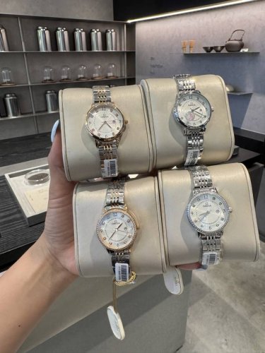 Platinum 310 steel band + 20 diamond ring + 20 Omega-Omega ladies' watch import