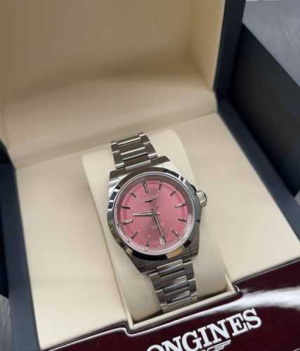 I fell in love at first sight with the new Longines "Energetic Pink"! The new Lo
