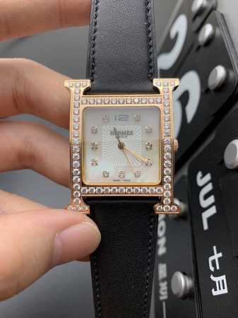 High-end hard goods! Herm - Click Image to Close